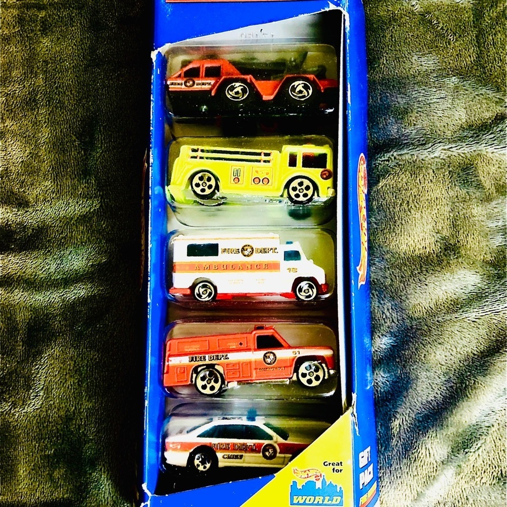 DONATED  Hot Wheels NEW Die cast Vintage Fire Fighter & Racing Street Wheels - Picture 10 of 14